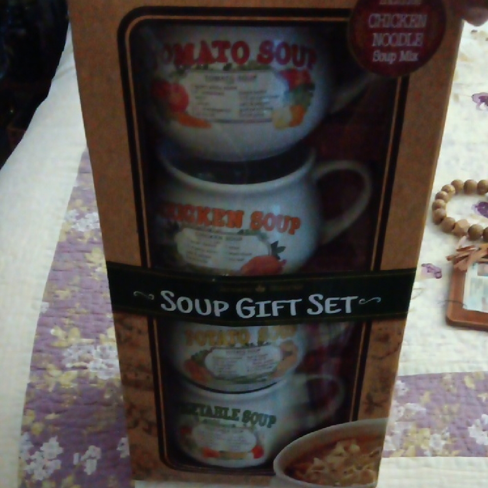 Soup Gift Set with Assorted Mugs